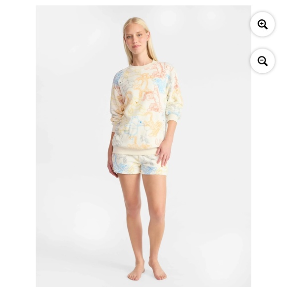 Winnie-the-Pooh Woman’s Graphic Print Sweatshirt Size XXL NWT - Picture 2 of 8